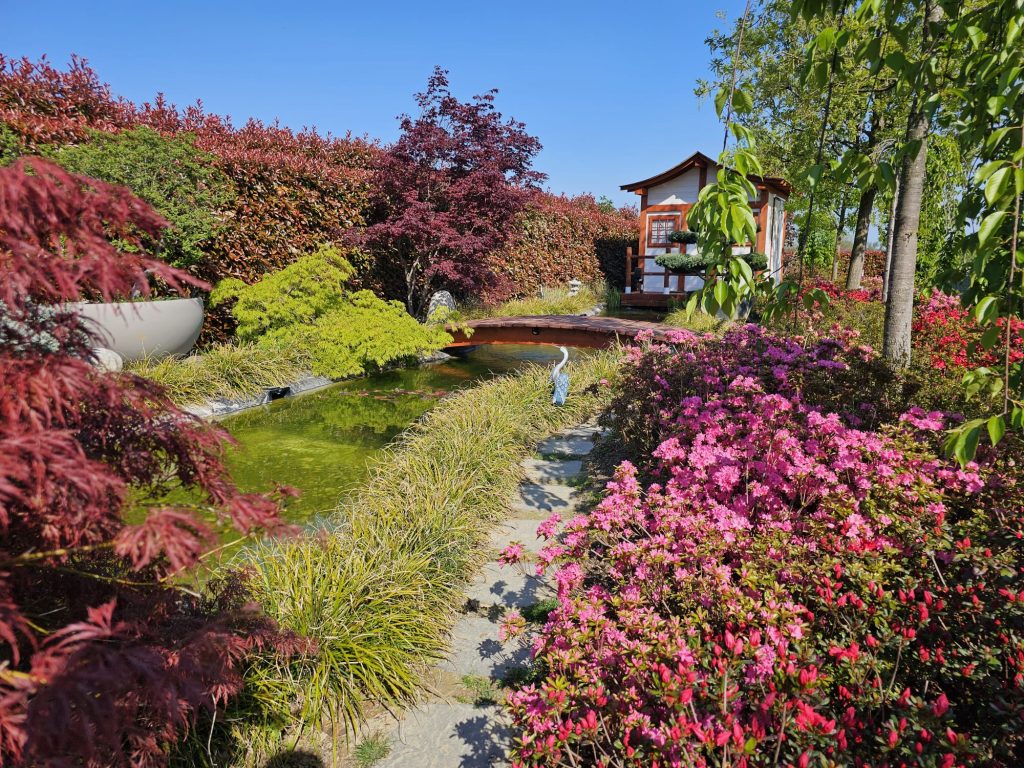 Un viaggio sensoriale tra natura, arte e spiritualità nel progetto che raccontiamo sul numero di giugno di Giardino Antico